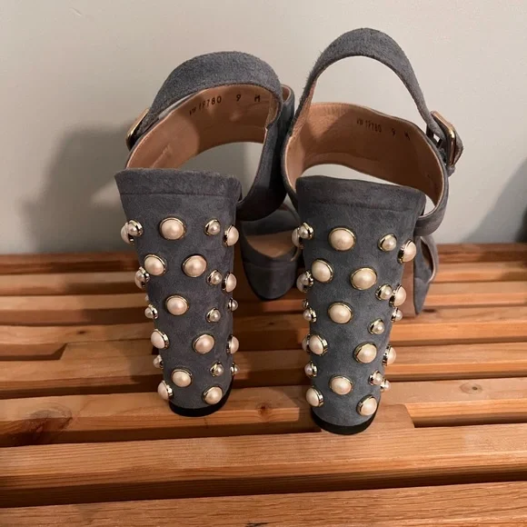 Rare Stuart Weitzman light blue pearl heels - Picture 6 of 6